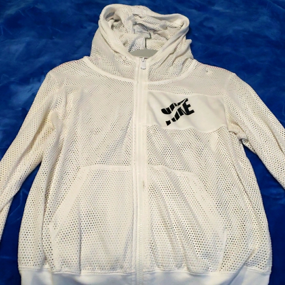 Nike Mesh Jacket || Medium || White